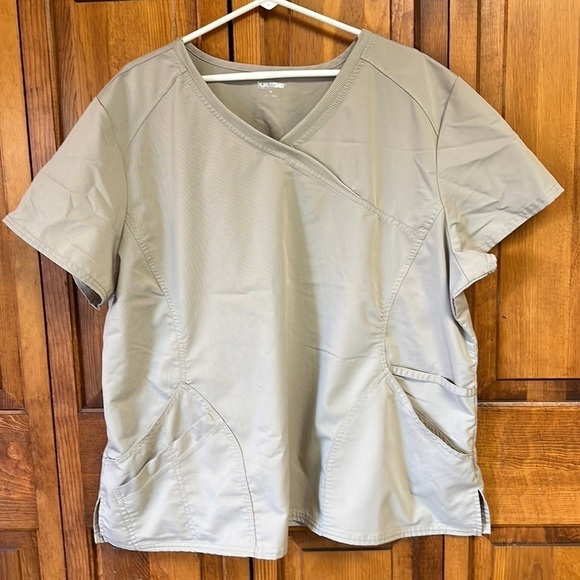 Scrubstar Khaki Womens V-Neck Scrub Top Polyester/Rayon/Spandex Size 3XL - Picture 1 of 8